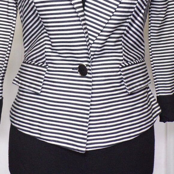 A Byer Blazer Jacket Womens Sz SM Black White Striped Shoulder Pads Faux Pockets - Picture 6 of 10